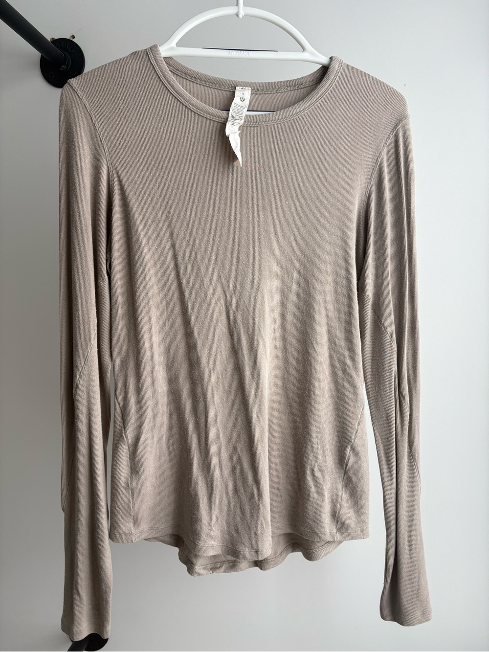 Lululemon Women’s Hold Tight Long Sleeve Crewneck Top, Taupe
